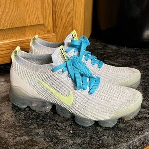 Women’s Nike Flyknit Vapormax. Grey, yellow, and blue. Size 8.5. -Worn ONCE!